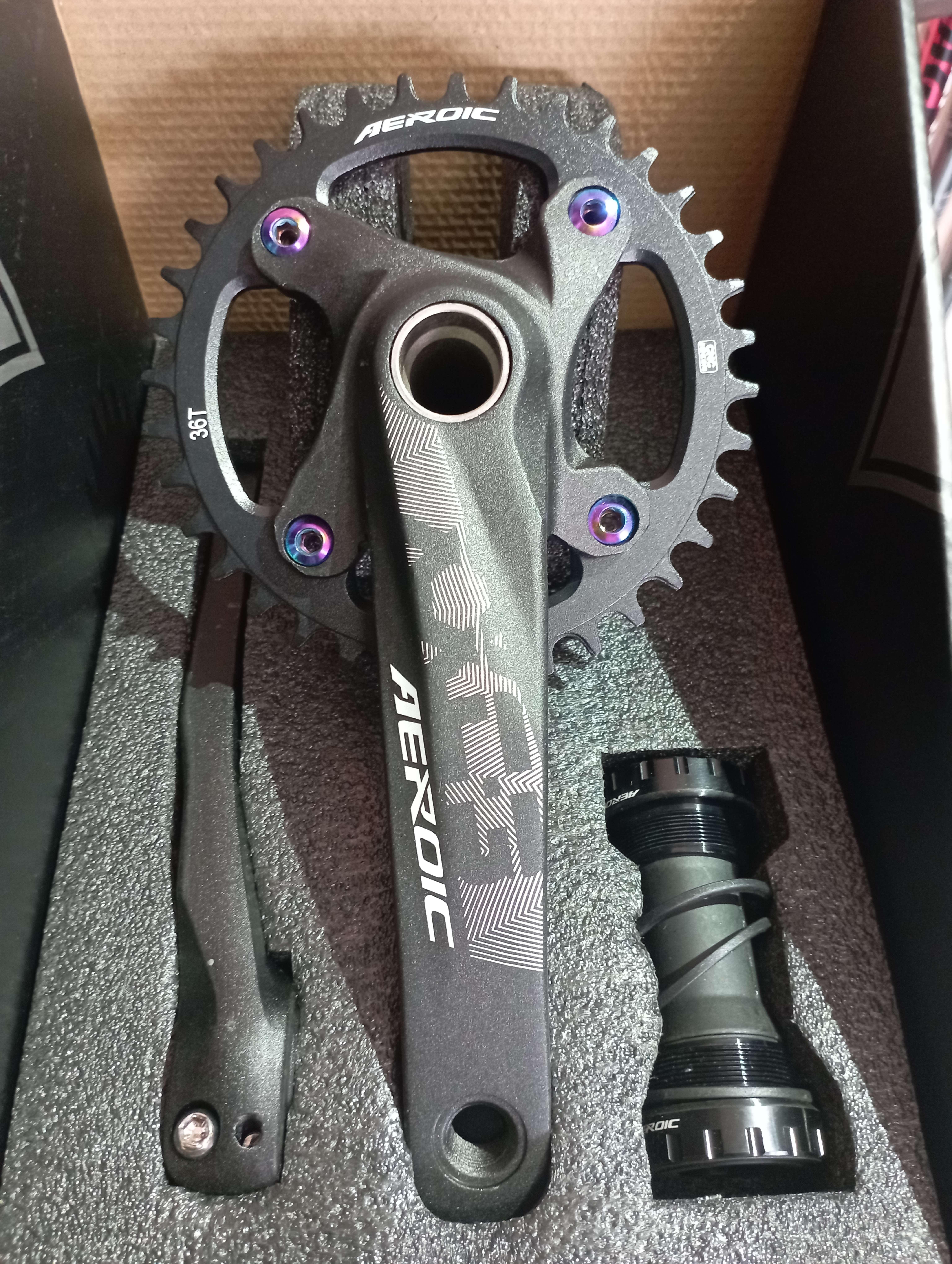 AEROIC XXC-3 HOLLOWTECH CRANK SET MTB 361