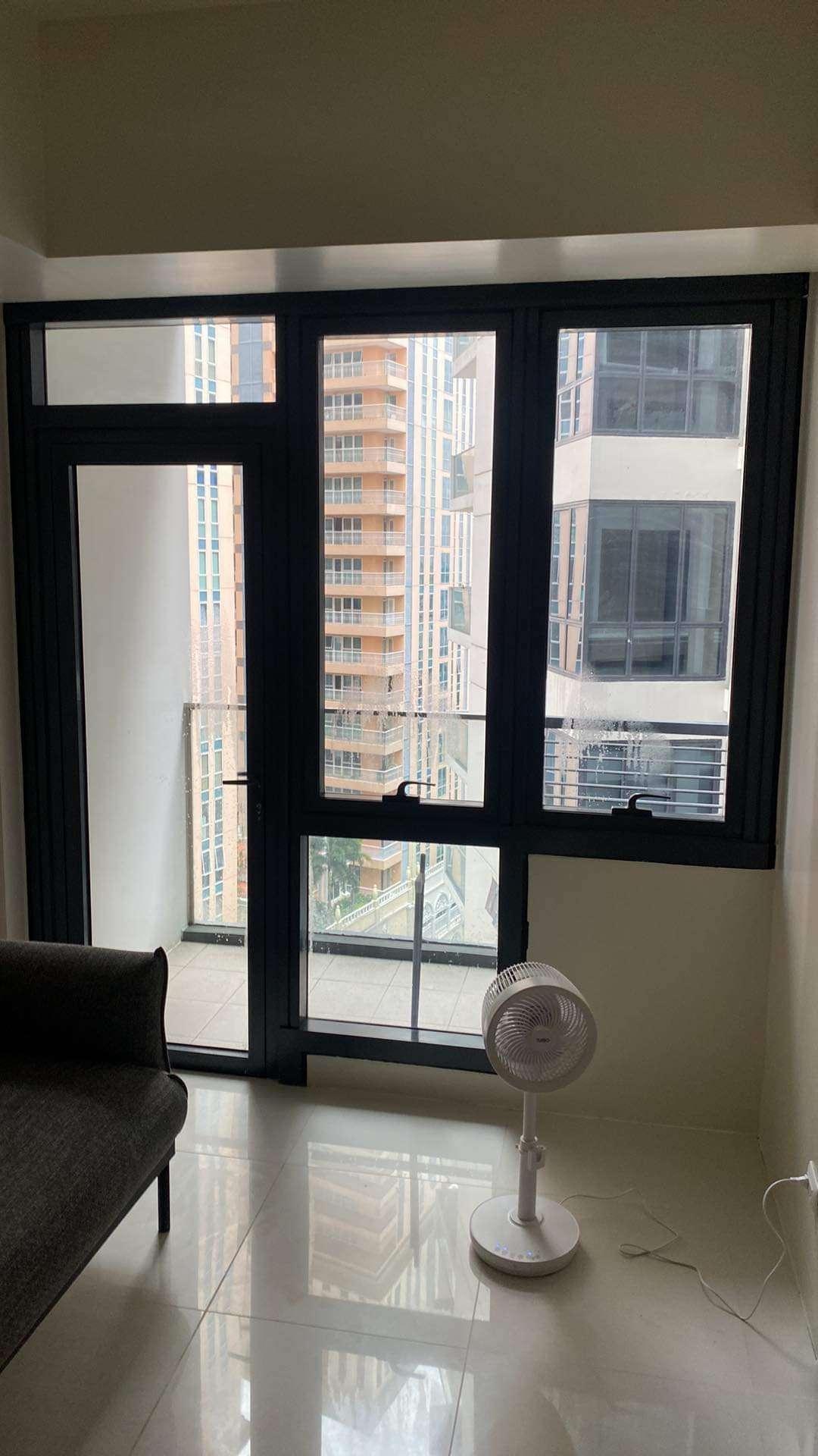 Costumized Flitted with Blinds