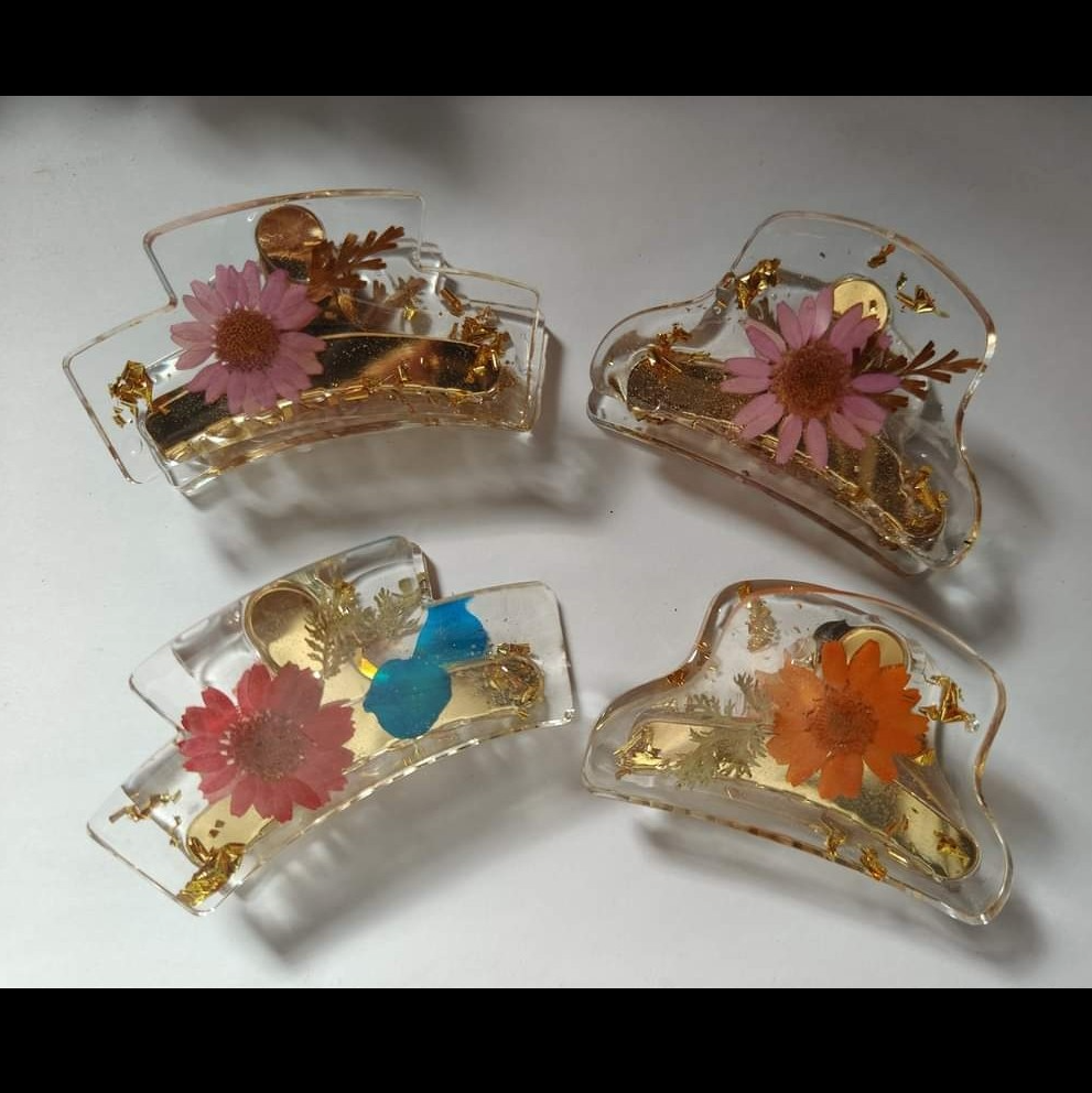 Resin hair clamp