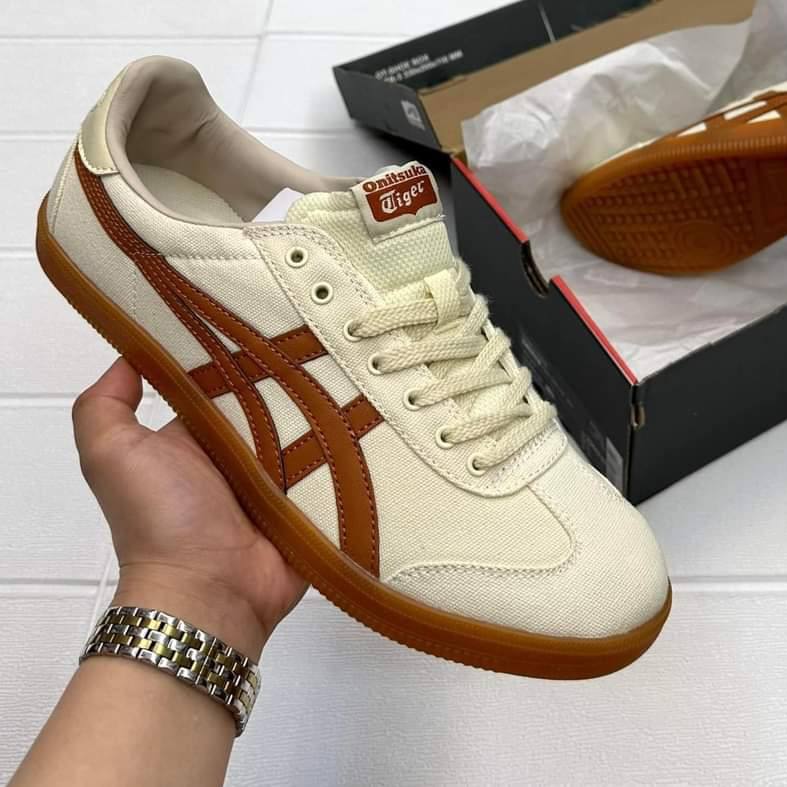 Onitsuka Tiger “ Tokuten Caramel”