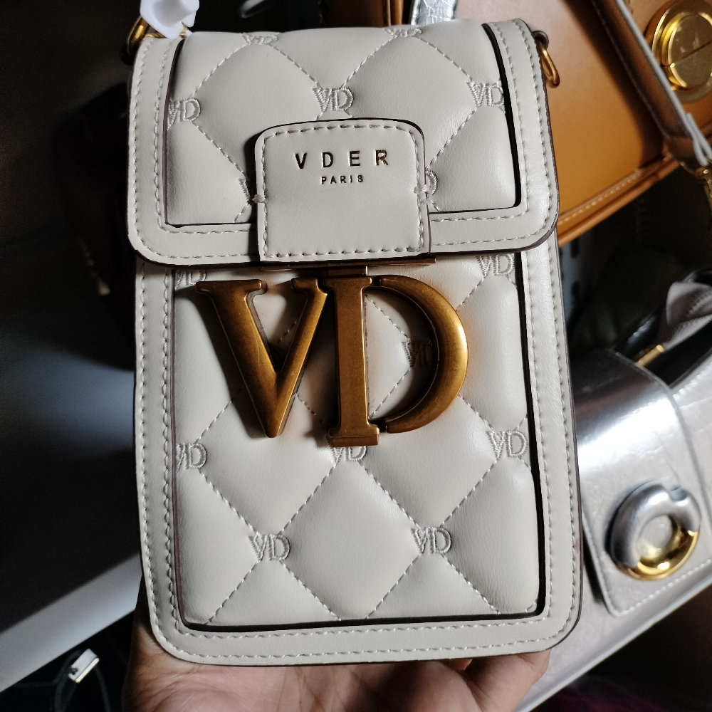Brandnewbags600