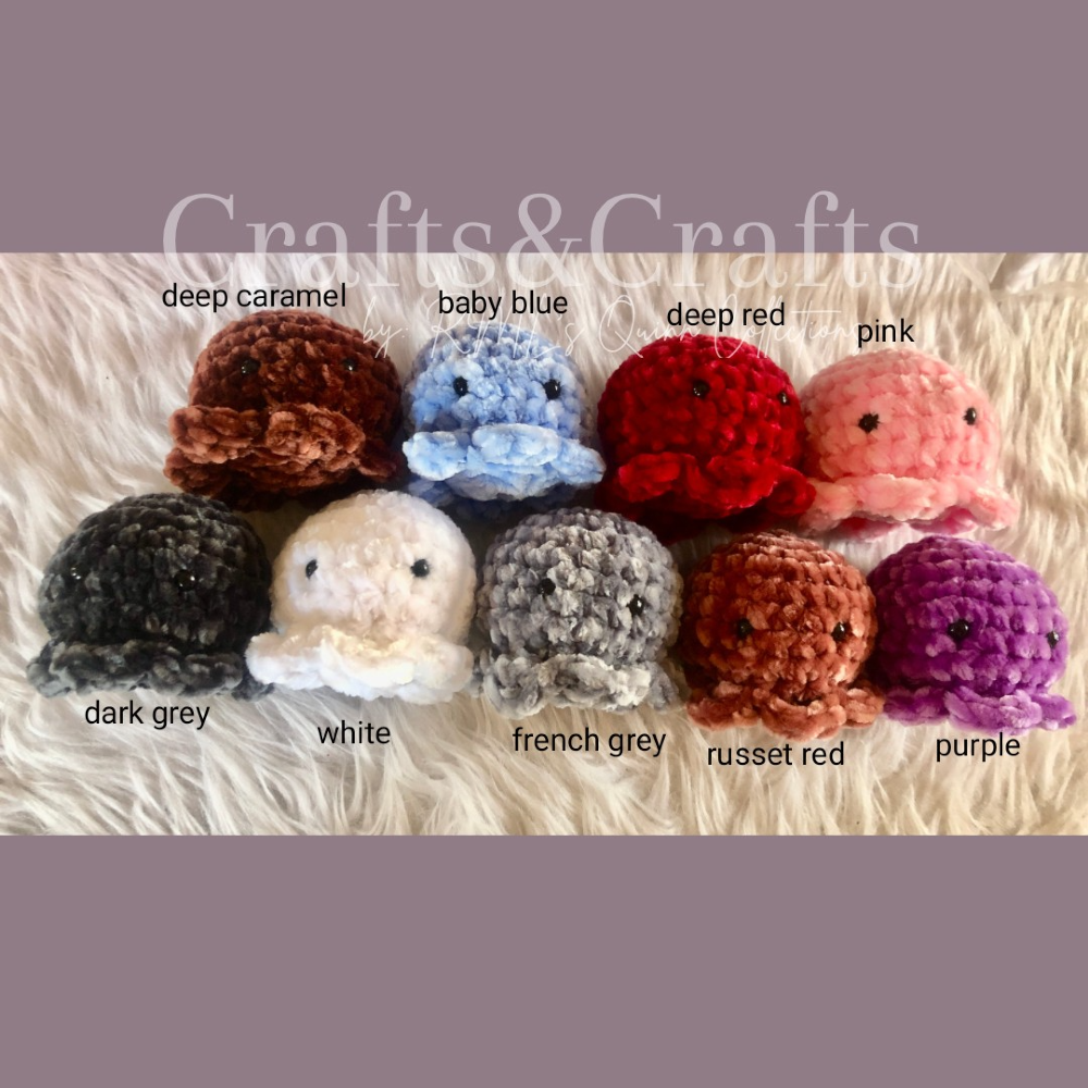 Crochet octopus keychain (plushie)