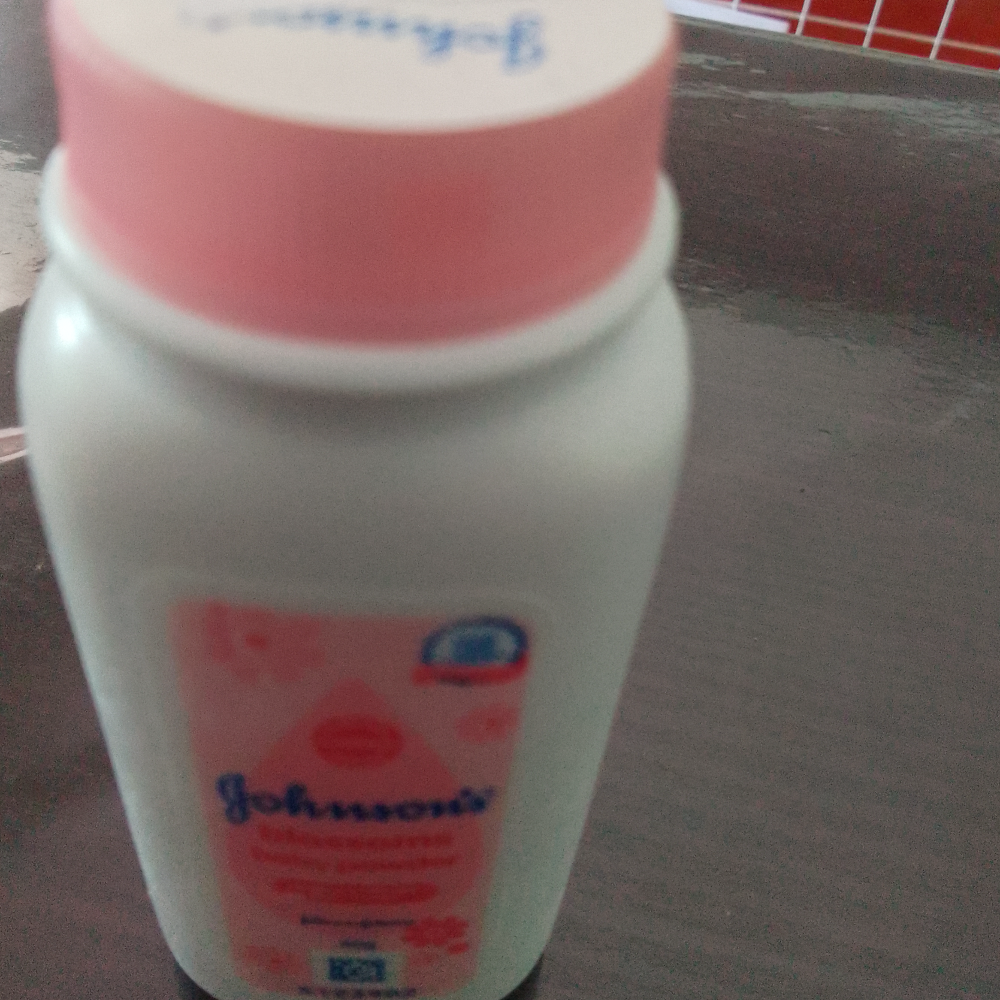 Johnson baby powder