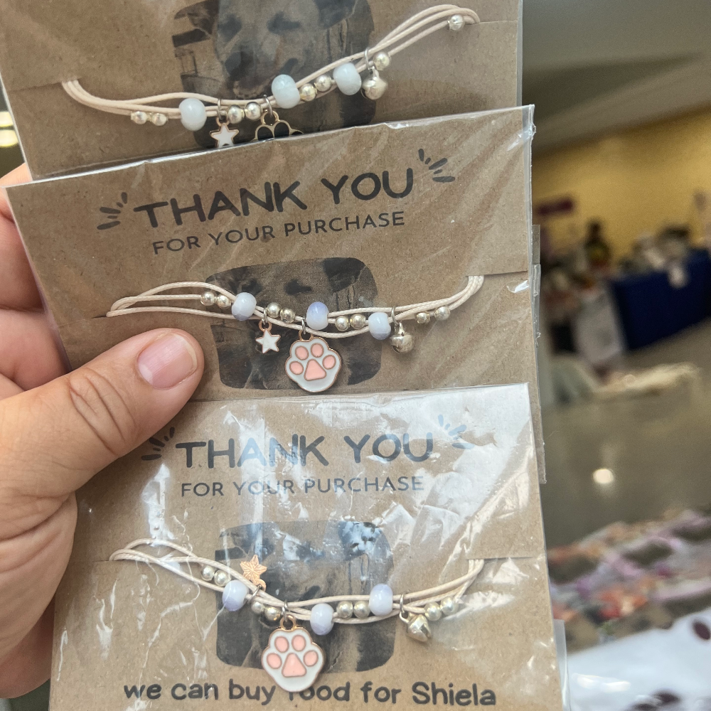 Bracelet with paws charm