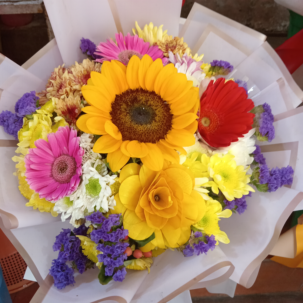 Assorted Bouquet round