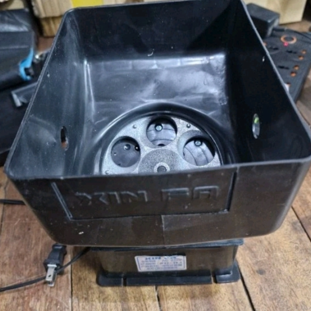 Black coin hopper with arclem coin sensor