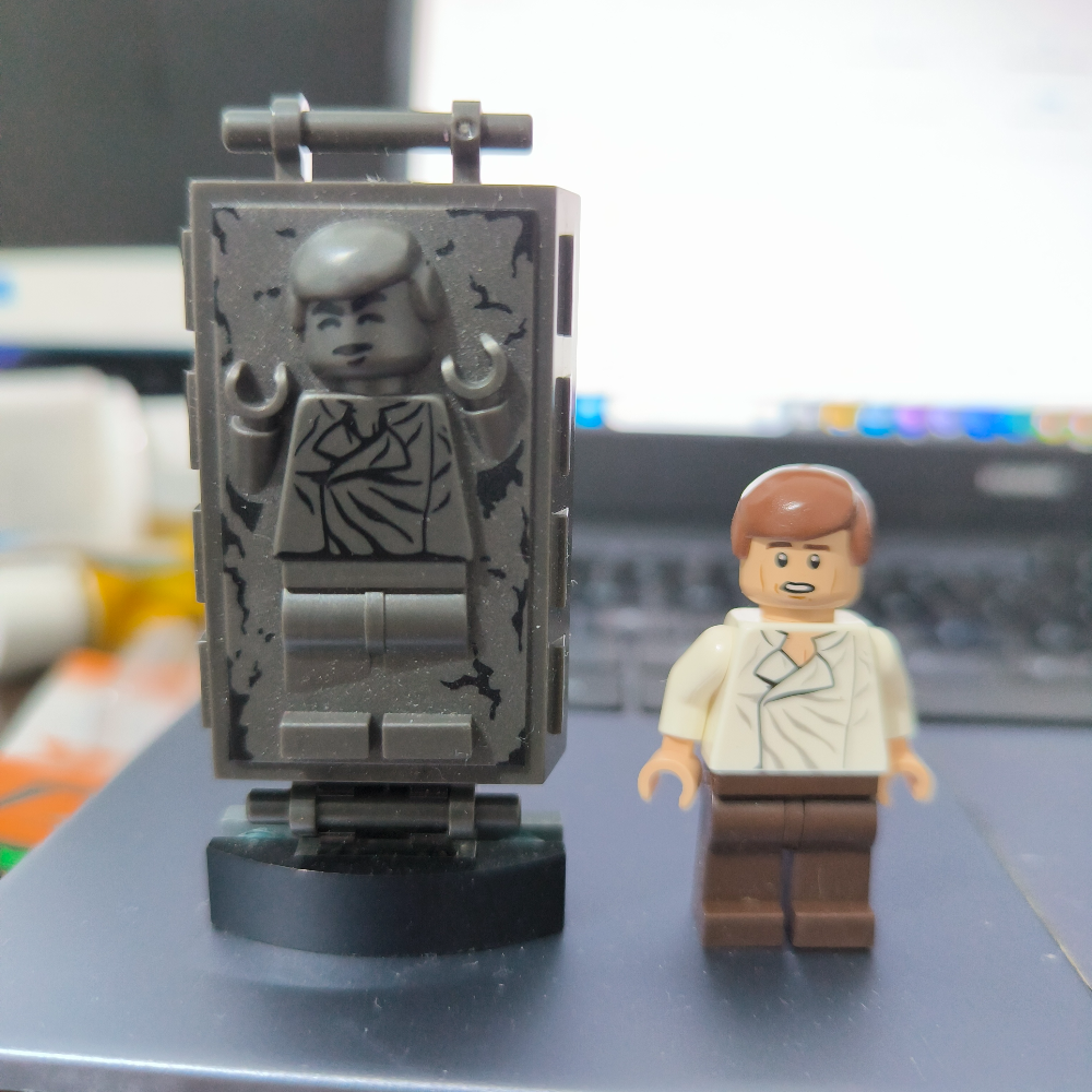 Lego Han Solo in Carbonite block
