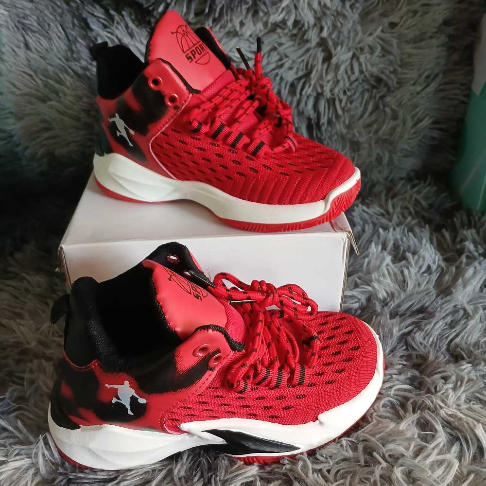 CA002 kids Shoes Brand new color red size 31 and 33 only