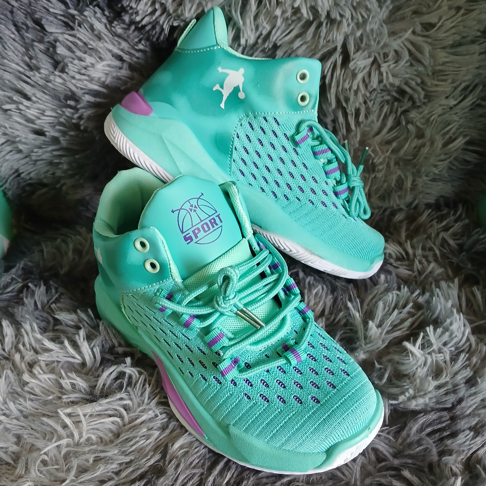CA003-Brand new Kids Shoes c- green size 34 and 36