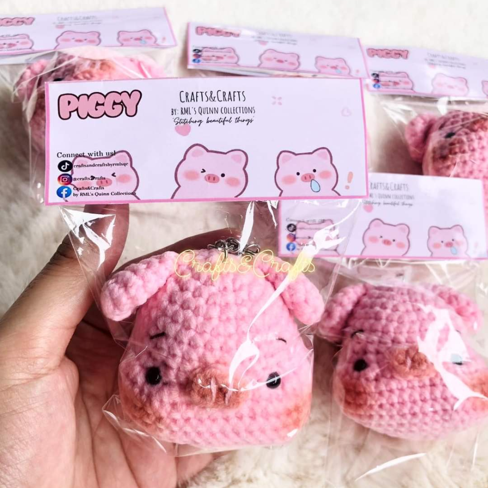 Crochet pig keychain