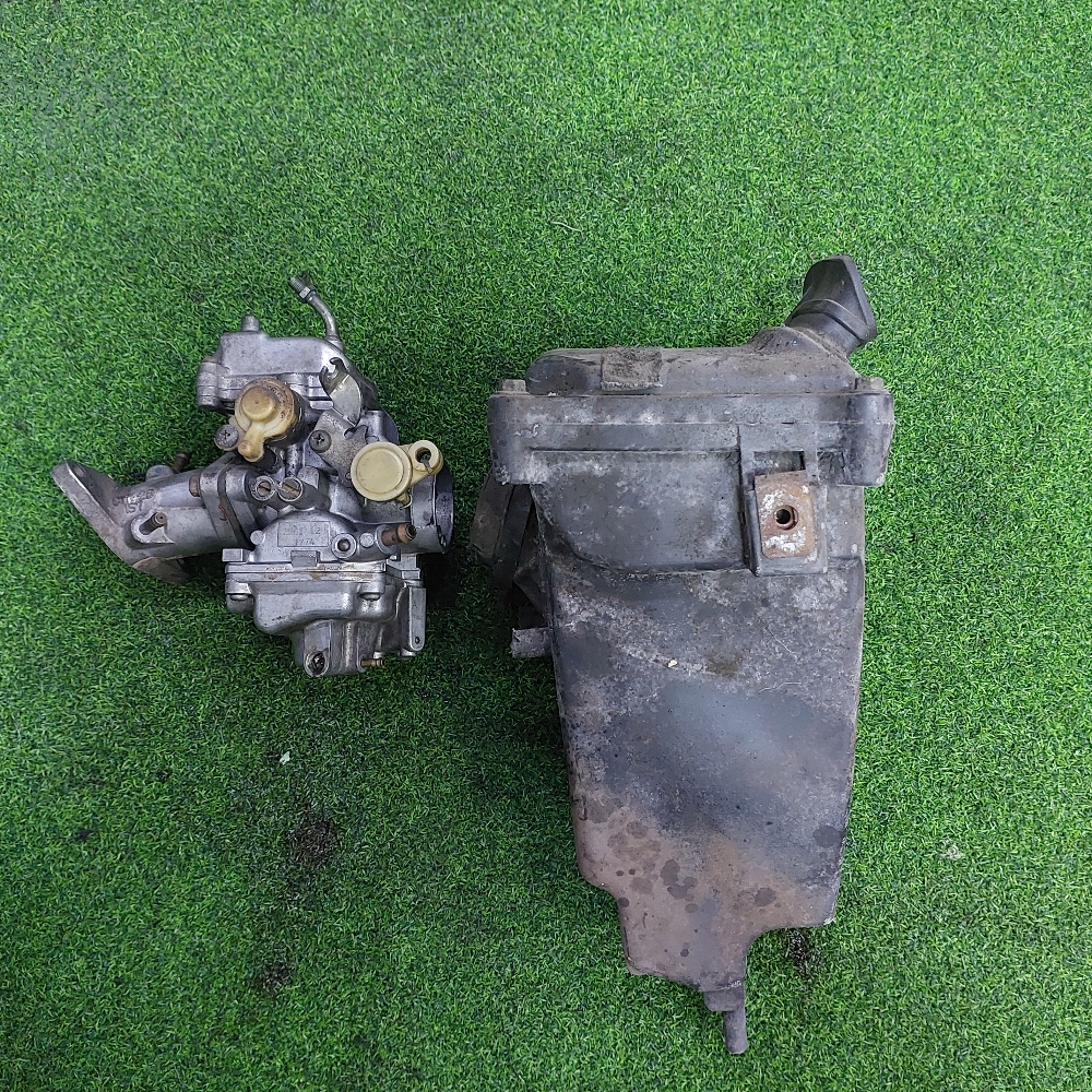 Stock Carburettor and airbox